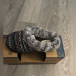 Dearfoams Women's Fair Isle Knit Slipper  - (Small; 5-6). New In Box